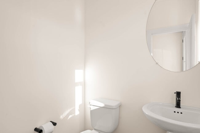 Building Photo - 383 Scranton Ln