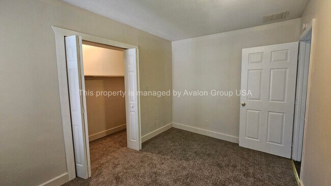 Building Photo - 2701 Lowell Ave