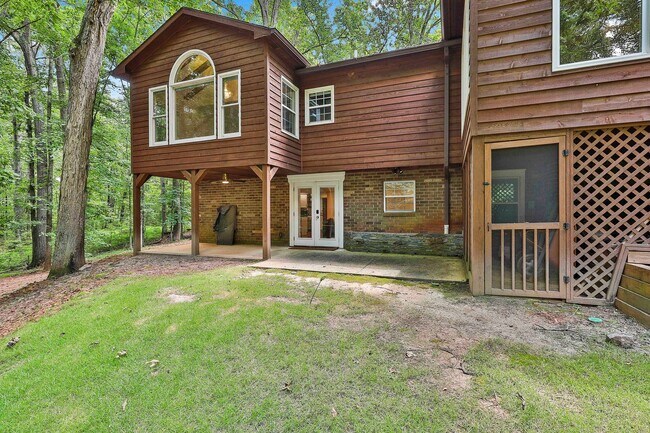 Building Photo - 410 Thornton Ln