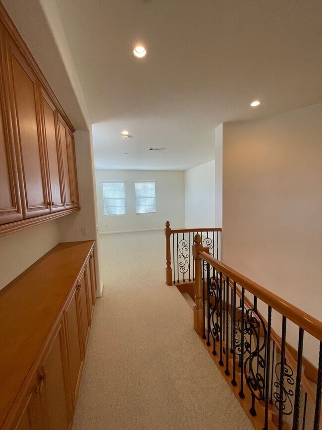 Building Photo - 9707 Deer Trail Dr