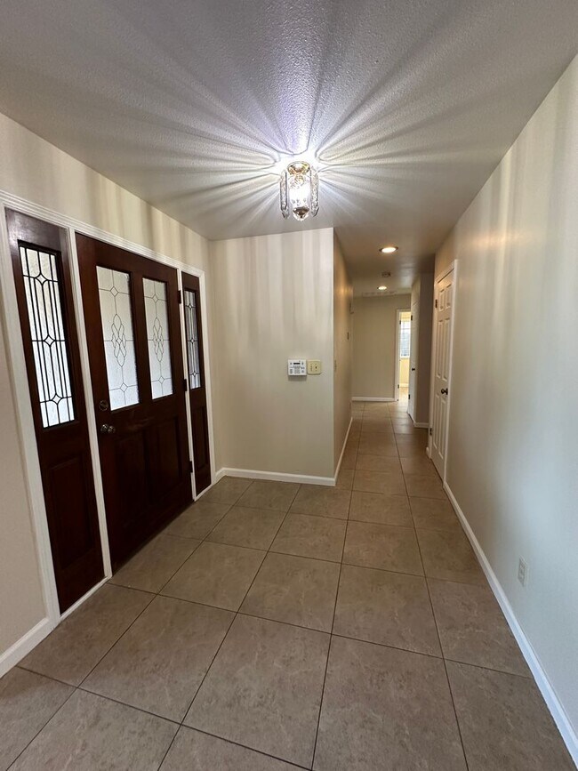 Building Photo - 1780 Paddock Ln