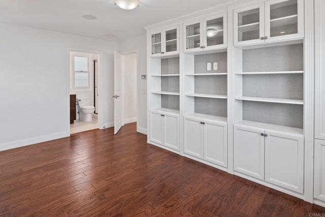 Building Photo - 6404 Avenida Wilfredo