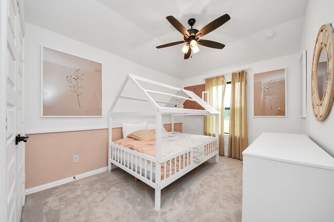 Building Photo - 1418 Revolution Way