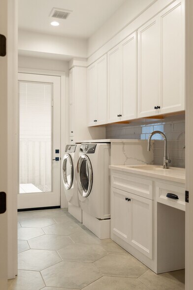 Building Photo - 1620 Winchester Way