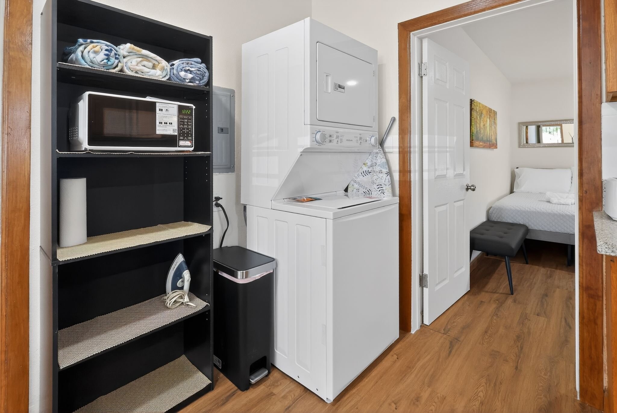 Building Photo - 917 W 62nd Pl