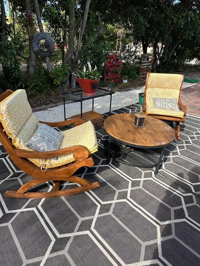 Building Photo - 336 SW 5th Ave