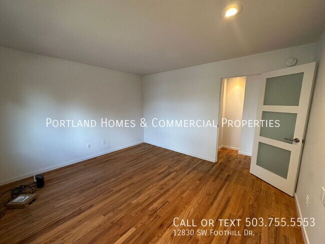 Building Photo - 12830 SW Foothill Dr