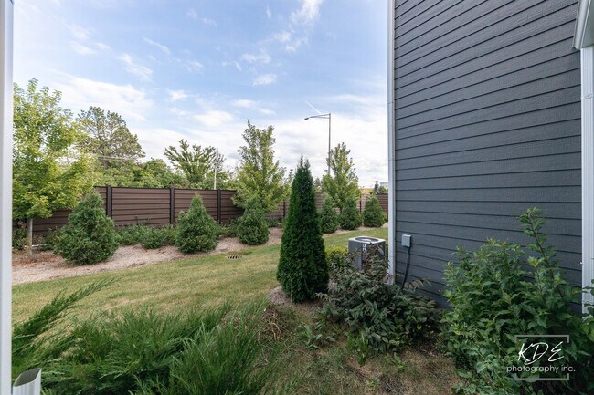Building Photo - 2110 Weatherbee Ln