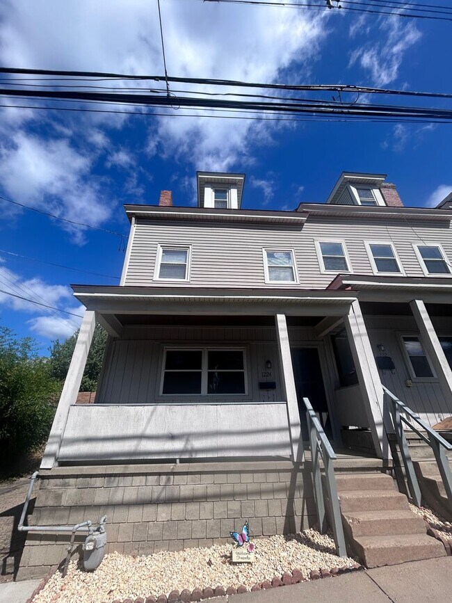 Building Photo - ter1220