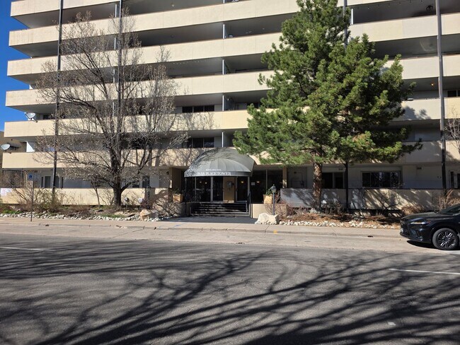 Building Photo - Location, Location… and Absolutely Incredible Views!