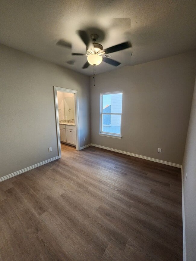 Building Photo - POIGAI ESTATES: BRAND NEW