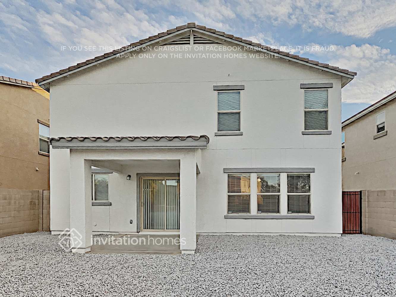 Building Photo - 894 E Daniella Dr