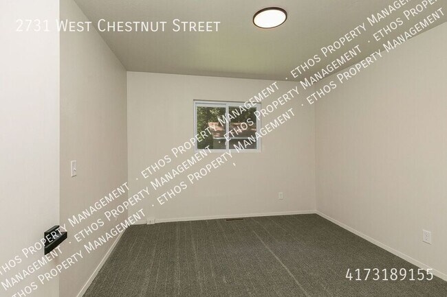 Building Photo - 2731 W Chestnut St