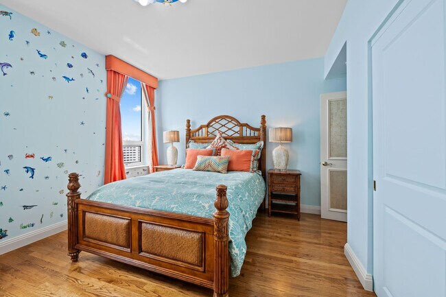 Building Photo - 3055 Harbor Dr