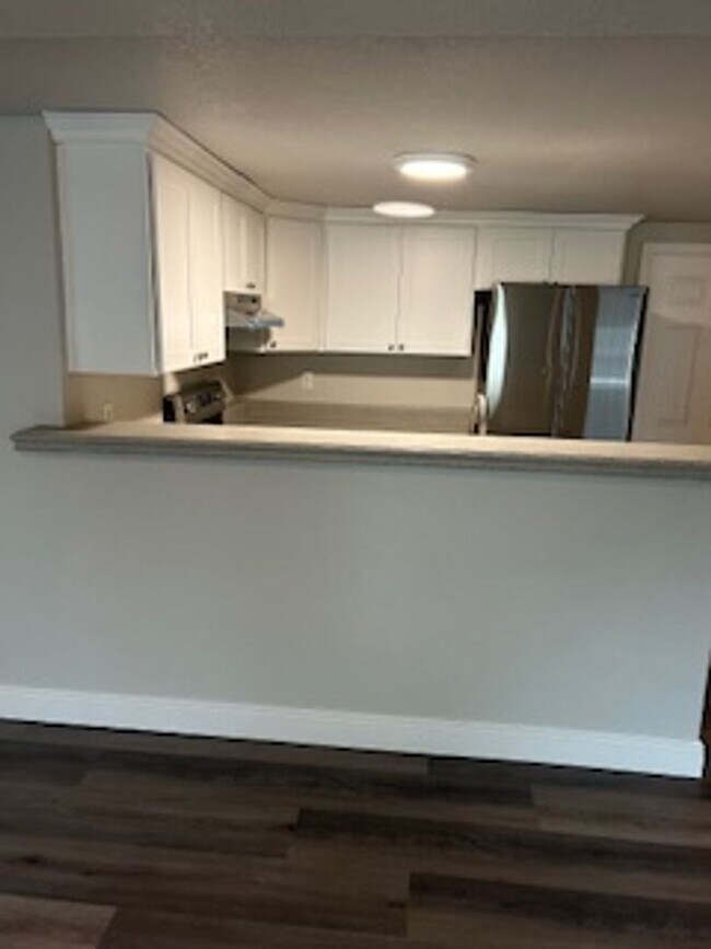 Building Photo - 3 bdrm/2 bath home available immediately!
