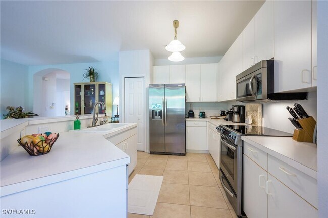 Primary Photo - 6320 Lexington Ct