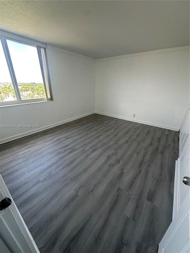 Building Photo - 9001 SW 77th Ave