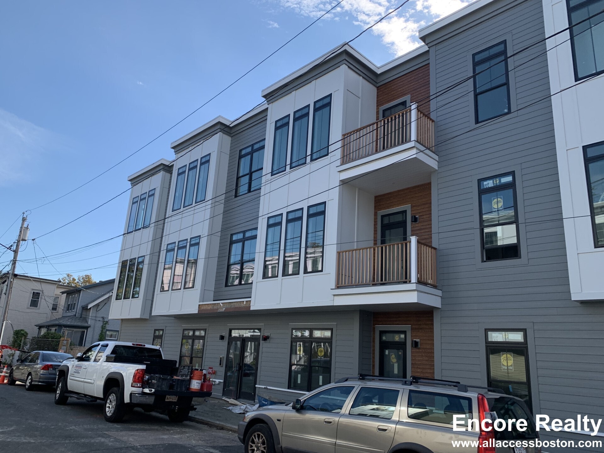 Building Photo - 157 Everett St