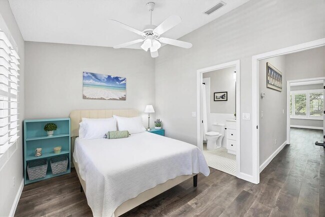 Building Photo - 4688 Sabal Key Dr