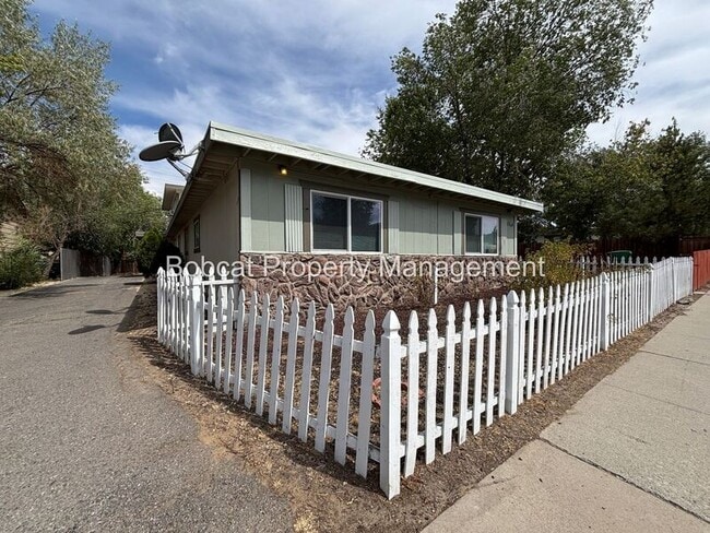 Building Photo - 1501 N Edmonds Dr