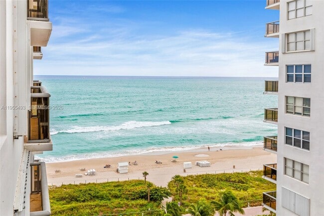 Building Photo - 6039 Collins Ave