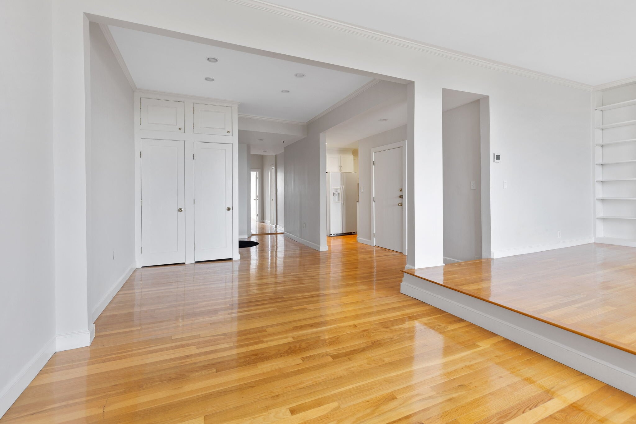 Building Photo - 122 Beacon St