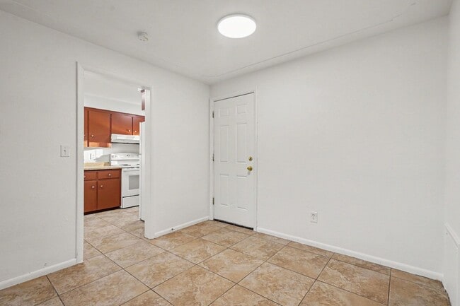 Building Photo - 535 S Quitman St