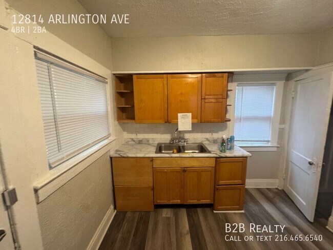 Building Photo - 12814 Arlington Ave