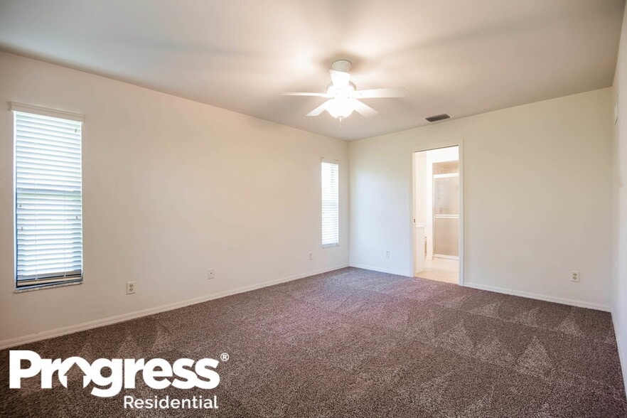 Building Photo - 3308 SW 6th Pl