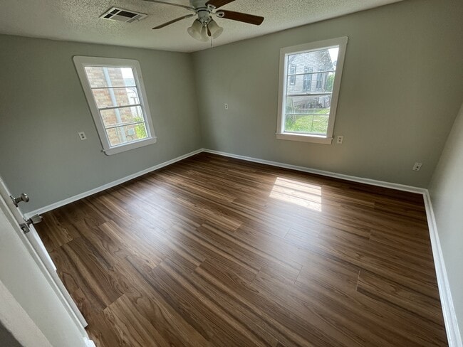 Building Photo - 2107 Montesquieu St