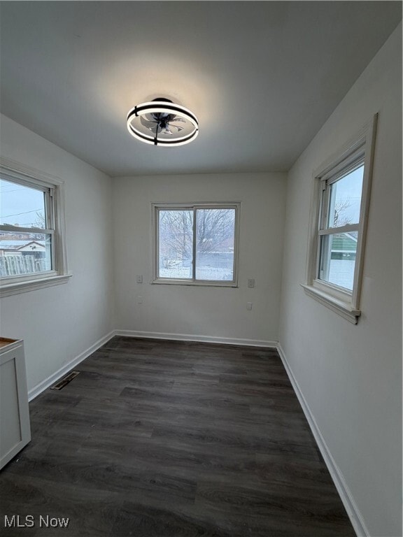 Building Photo - 920 E 218th St