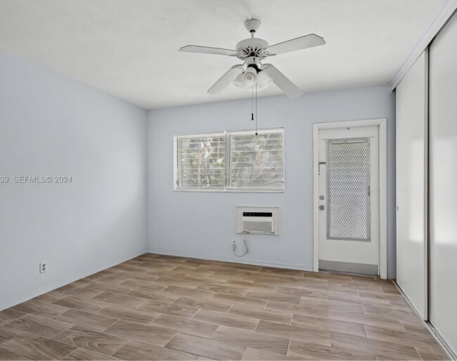 Building Photo - 2000 NE 51st Ct