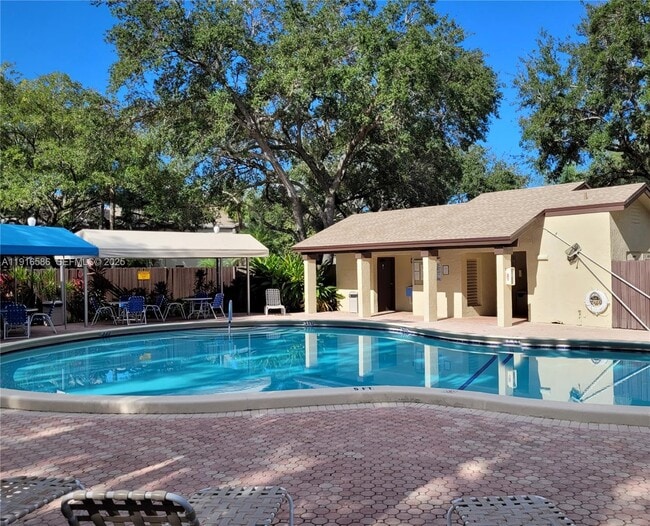 Building Photo - 4543 Carambola Cir S