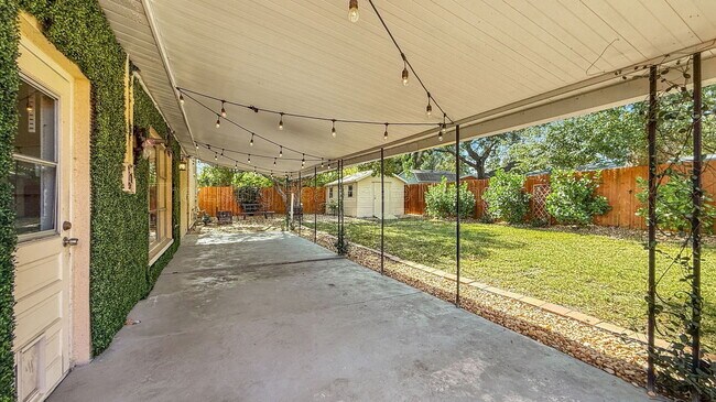 Building Photo - 4517 S Hesperides St