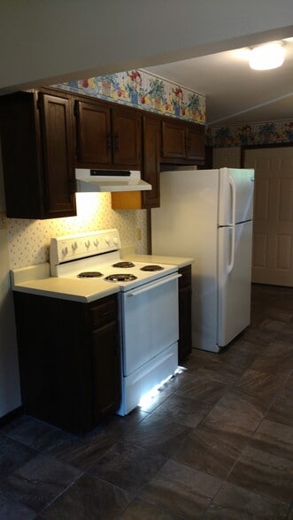 Building Photo - 125 Debra Ln