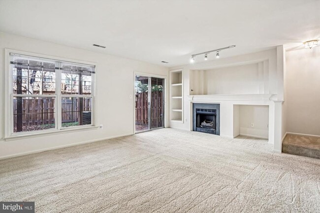 Building Photo - 45482 Pine Trail Terrace