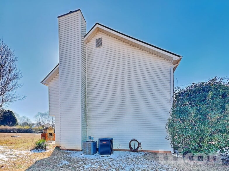 Building Photo - 1120 Patton Way
