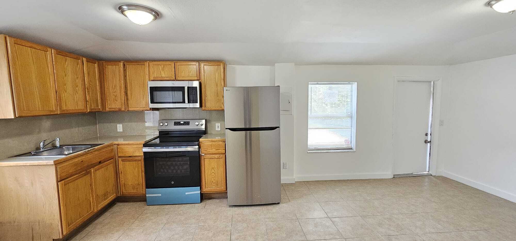 Building Photo - 1455 NE 146th St