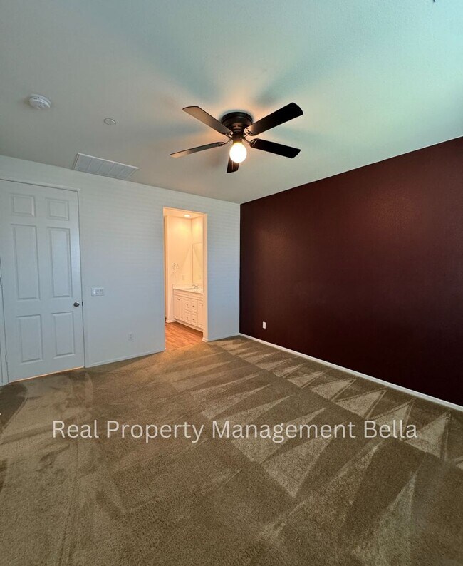 Building Photo - Beautiful Corner-Lot Home with Open Floor ...