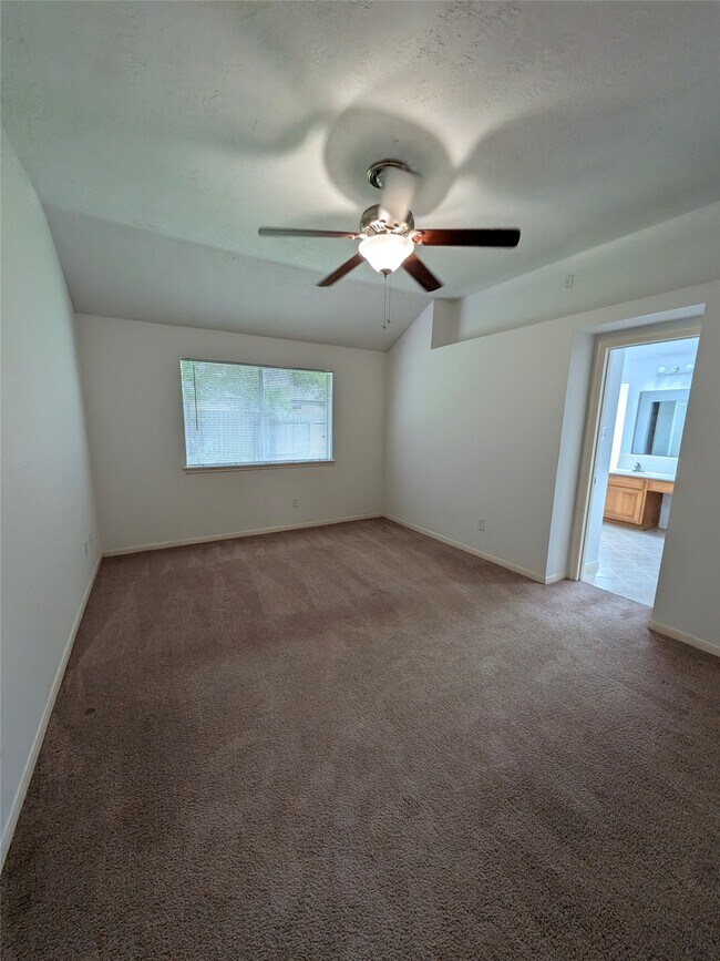 Building Photo - 3214 Kempwood Dr