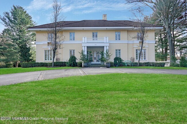 Building Photo - 758 Roseld Ave