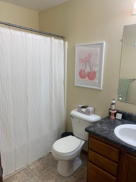 Building Photo - 227 Dakota Trl