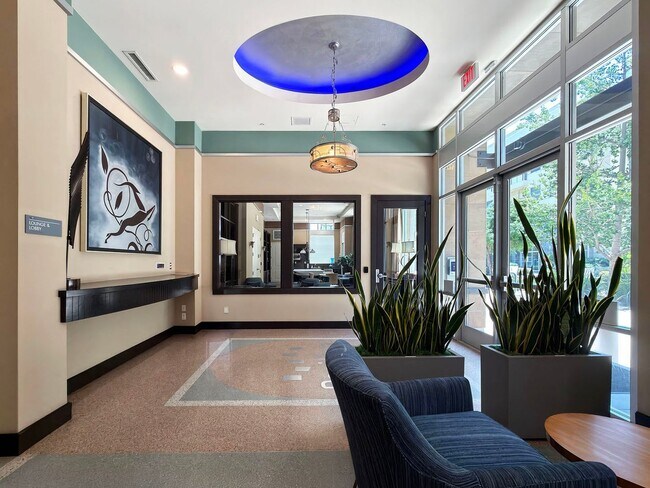 Building Photo - 150 The Promenade N