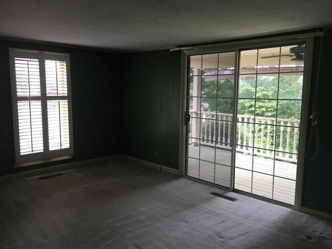 Building Photo - 17 Aiken Place Rd