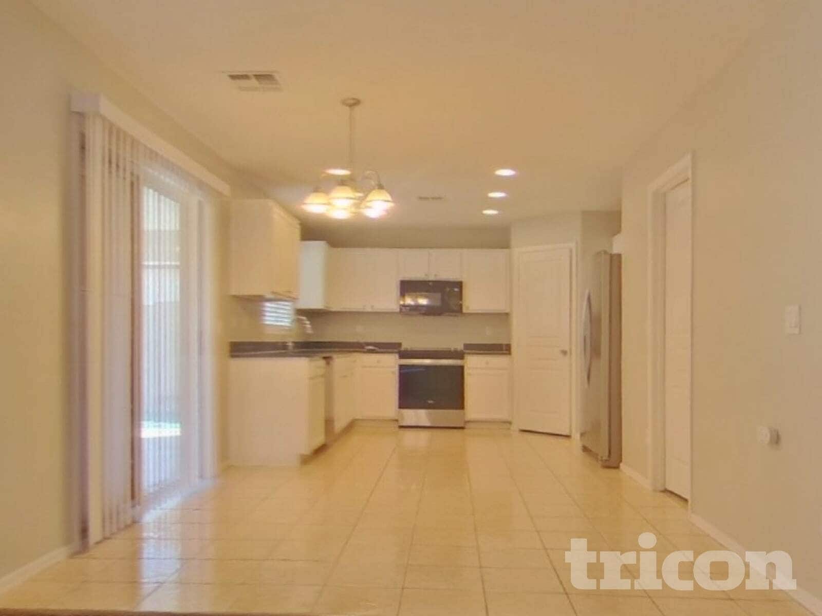 Building Photo - 11218 W Elm Ln