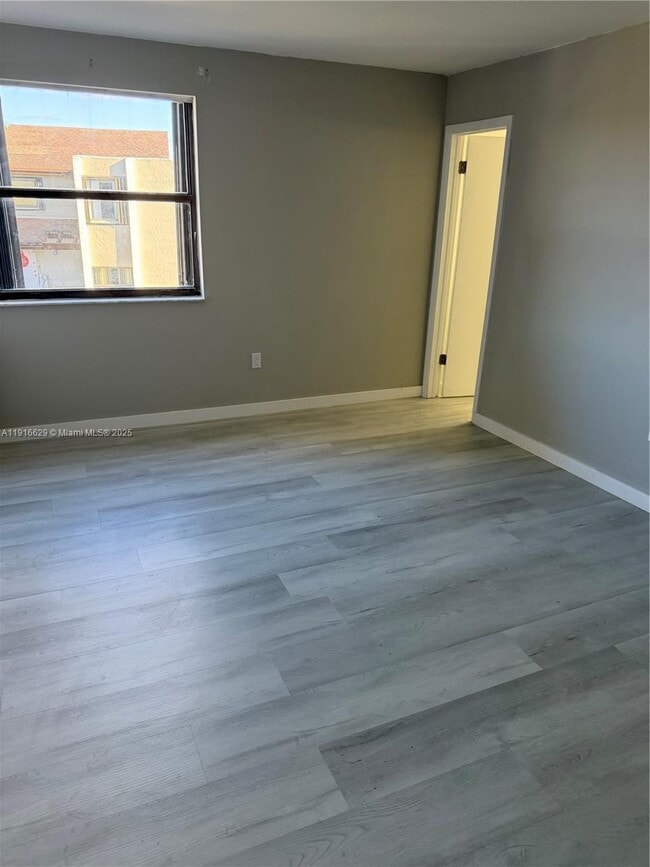 Building Photo - 10020 NW 9th St Cir