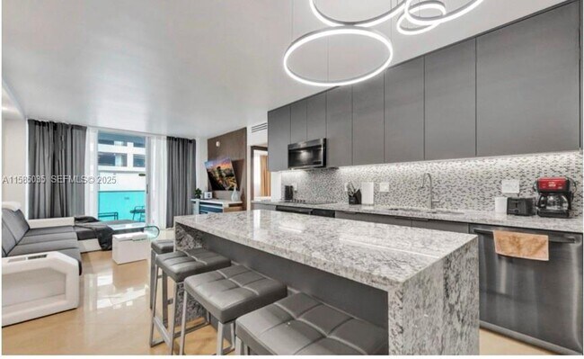 Building Photo - 4001S S Ocean Dr