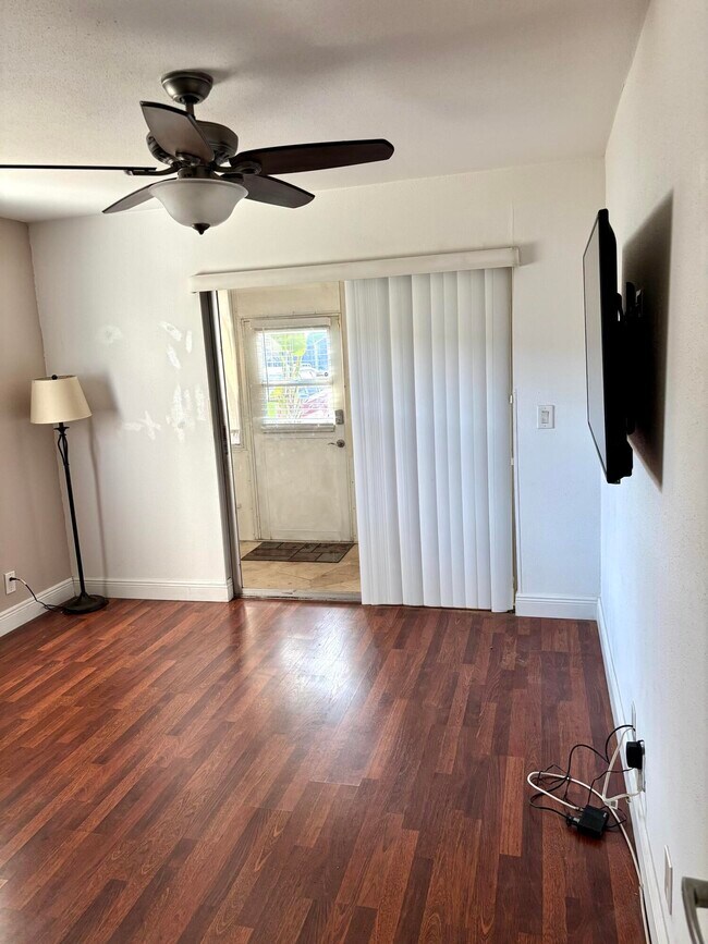 Building Photo - 185 Valencia H