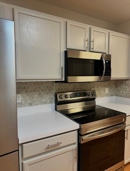 Building Photo - 612 Baldwin Dr