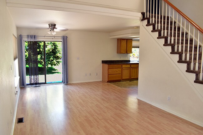 Building Photo - 1545 Spring Water Pl